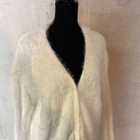 #100 BOUTIQUE Faux Mink Loose Fit Cardigan - Picture 6 of 12